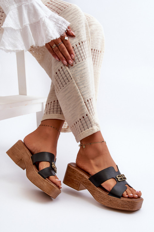 Zazoo 40412 Leather Elegant Women's Flip-Flops with Golden Decoration Black Zazoo 40412 Leather Elegant Women's Flip-Flops with Golden Decoration Black