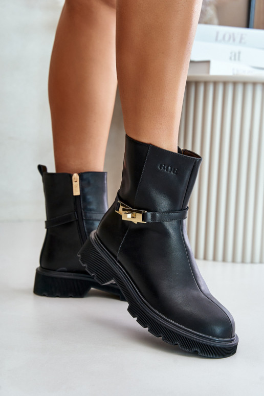 Leather Women's Ankle Boots With Strap Insulated GOE OO2N4150 Black Leather Women's Ankle Boots With Strap Insulated GOE OO2N4150 Black