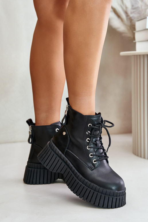 Warm Leather Ankle Boots with Chunky Sole GOE OO2N4126 Black