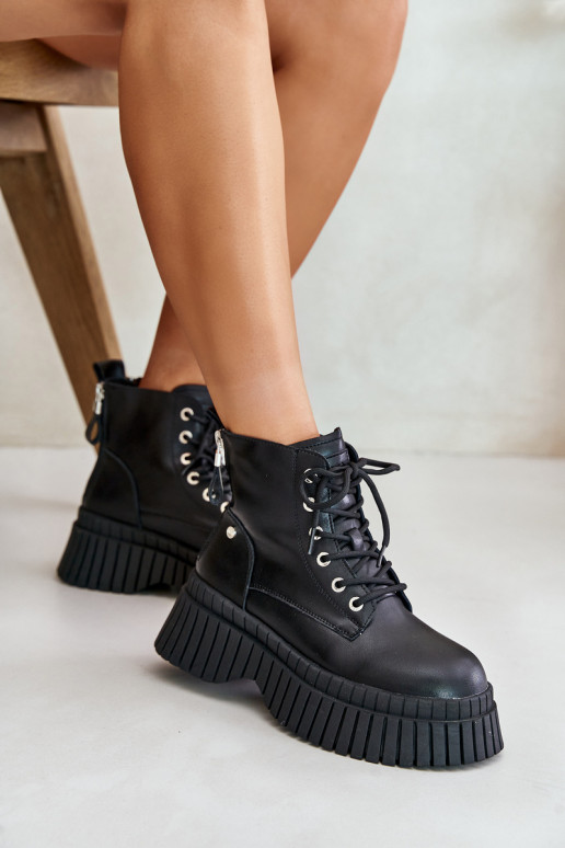 Warm Leather Ankle Boots with Chunky Sole GOE OO2N4126 Black