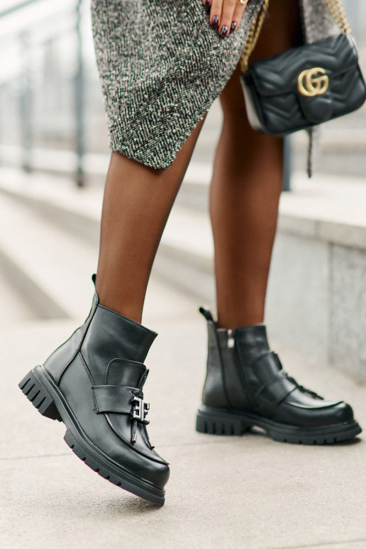 Leather Ankle Boots With Flat Heel And Decoration Insulated Black Asperra