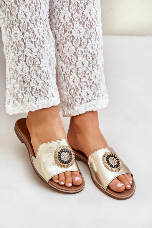 Skórzane KlapkiwithOzdobą Na Płaskim Obcasie Zazoo 3047/O Złote Skórzane KlapkiwithOzdobą Na Płaskim Obcasie Zazoo 3047/O Złote