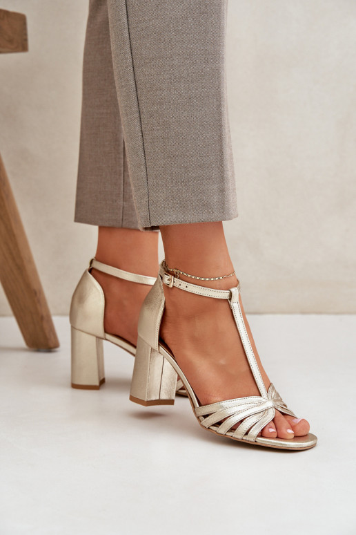 SandaływithNaturalnej Skóry Na Słupku Laura Messi 2766