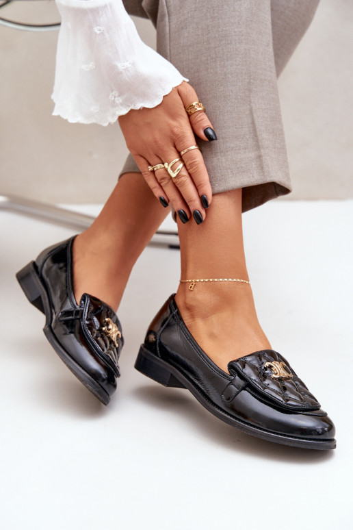 Skórzane Lakierowane Mokasyny Ze Złotą Ozdobą Laura Messi 2927 Czarne