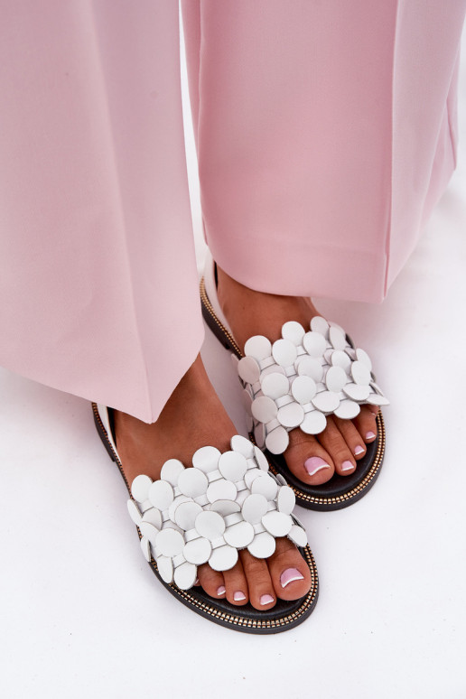 Leather sandals on flat heel white Zazoo 40425 Leather sandals on flat heel white Zazoo 40425