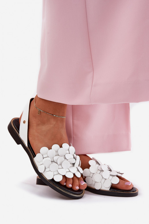 Leather sandals on flat heel white Zazoo 40425 Leather sandals on flat heel white Zazoo 40425