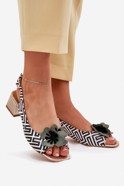 Leather Women's Sandals On A Block Heel With Decorative Flower Laura Messi 2973 White-Black Leather Women's Sandals On A Block Heel With Decorative Flower Laura Messi 2973 White-Black