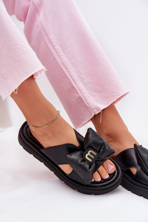Skórzane Klapki Damskie Na PlatformiewithKokardą CheBello 4647 Czarne Skórzane Klapki Damskie Na PlatformiewithKokardą CheBello 4647 Czarne