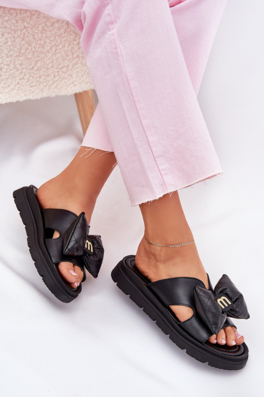 Skórzane Klapki Damskie Na PlatformiewithKokardą CheBello 4647 Czarne Skórzane Klapki Damskie Na PlatformiewithKokardą CheBello 4647 Czarne