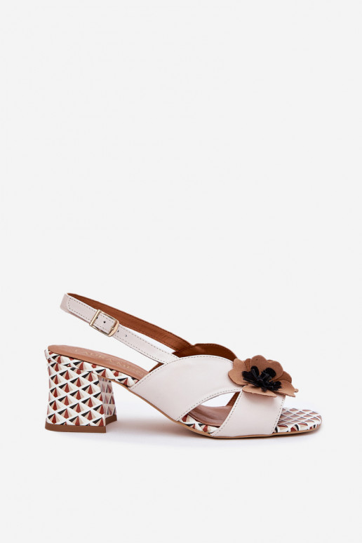 Skórzane Sandały Damskie Na SłupkuwithKwiatami Laura Messi 2950 Białe