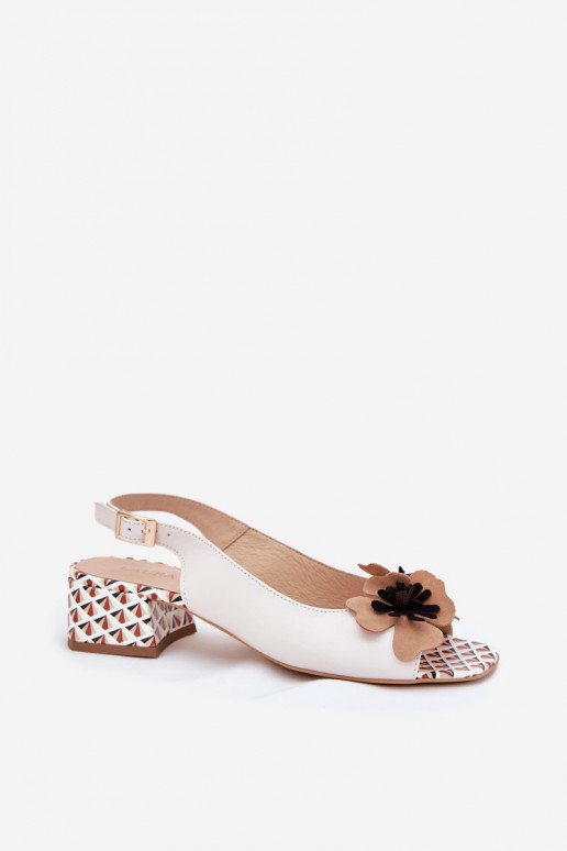 Leather Women's Sandals on a Block Heel with a Decorative Flower Laura Messi 2973 White Leather Women's Sandals on a Block Heel with a Decorative Flower Laura Messi 2973 White