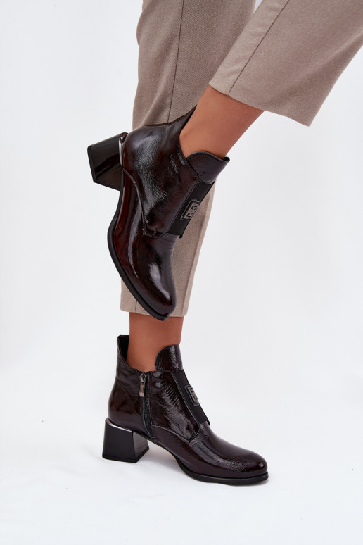 Skórzane Lakierowane Botki Na KlockuwithOzdobnym Detalem Ocieplane Zazoo 60560 Bordowe