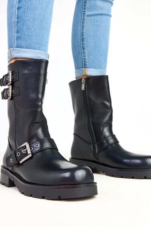 Czarne botki na platformie z... Czarne botki na platformie z...