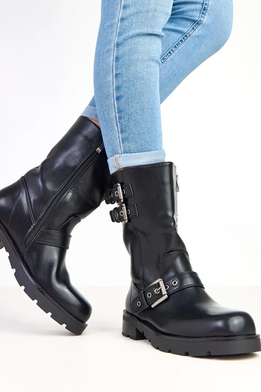 Czarne botki na platformie z... Czarne botki na platformie z...