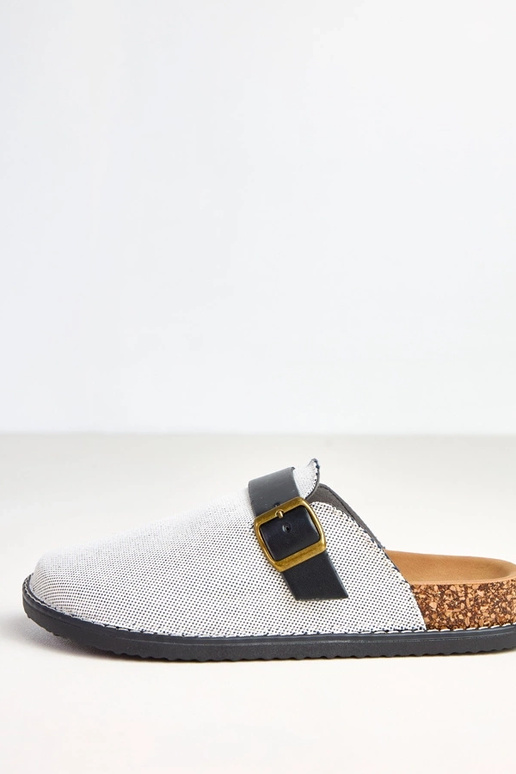 Czarne kapcie na korkowej platformie... Czarne kapcie na korkowej platformie...