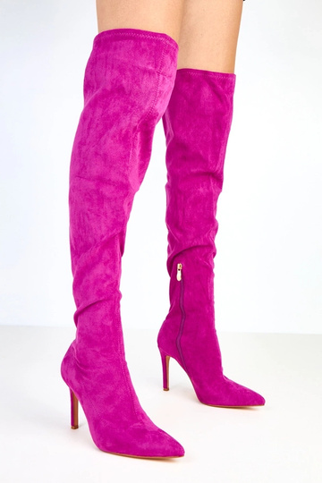 Fioletowe kozaki na szpilce...