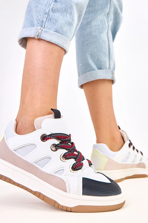 Czarne sneakersy z grubymi...