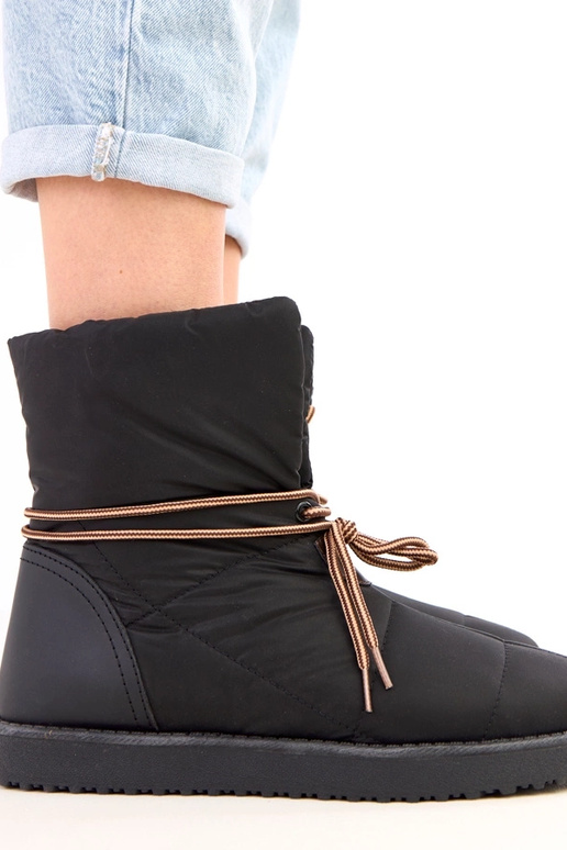 Czarne śniegowce damskie z ozdobnym...