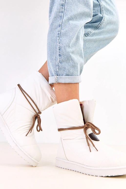 Białe śniegowce damskie z ozdobnym...