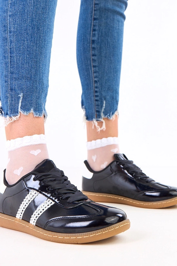 Czarne sneakersy damskie z satynowymi sznurówkami Madres 2