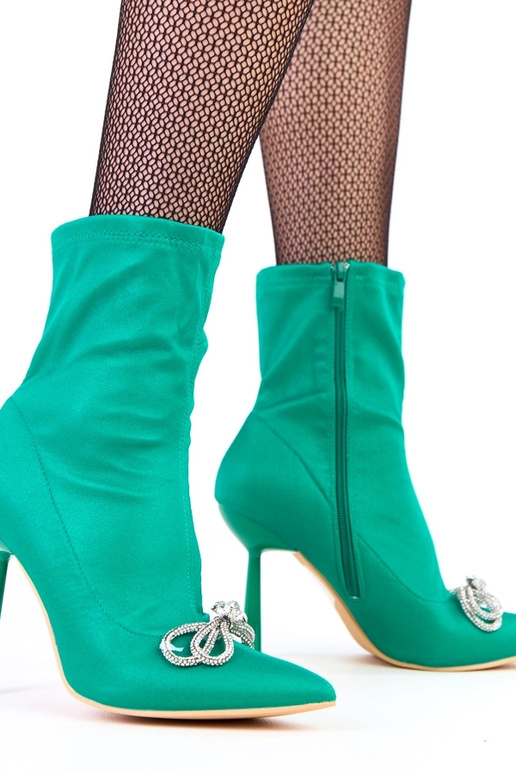 Zielone satynowe botki z cyrkoniową...