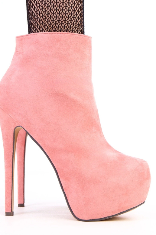 Różowe zamszowe botki na platformie i...