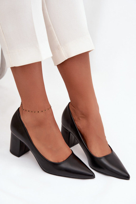   Słupkoym Obcasie Ze Szpiczastymi Noskami  Ryvessa