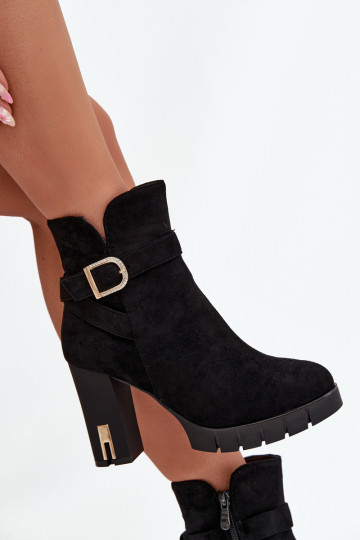 Insulated women's ankle boots with buckle Black Nolivira