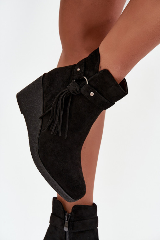 Insulated women's ankle boots with wedge with fringes Black Olivarae Insulated women's ankle boots with wedge with fringes Black Olivarae
