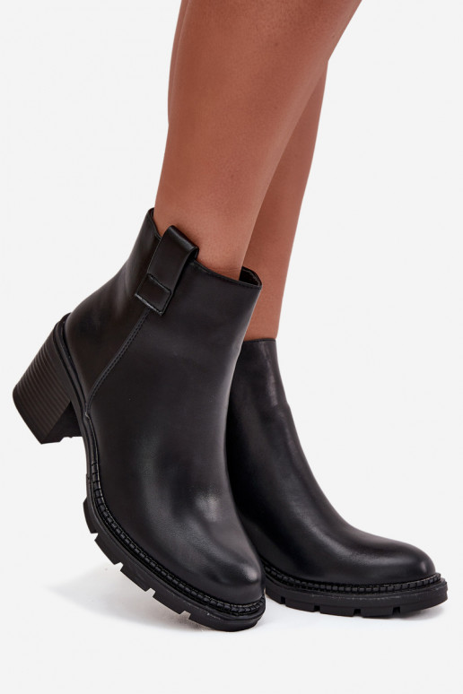 Insulated women's ankle boots made of eco leather with heel black Alvena Insulated women's ankle boots made of eco leather with heel black Alvena