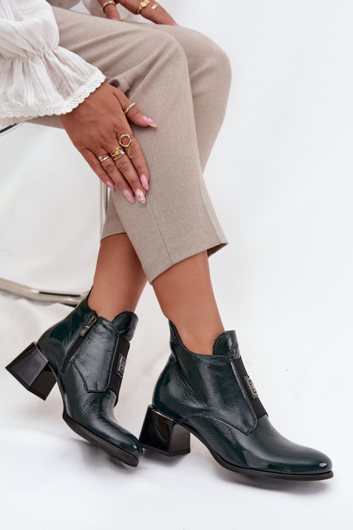 Skórzane Lakierowane Botki Na KlockuwithOzdobnym Detalem Ocieplane Zazoo 60560 Ciemnozielone