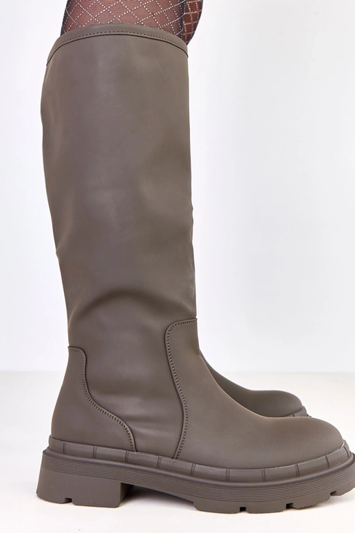 Zielone kozaki z ekoskóry matowej Delita