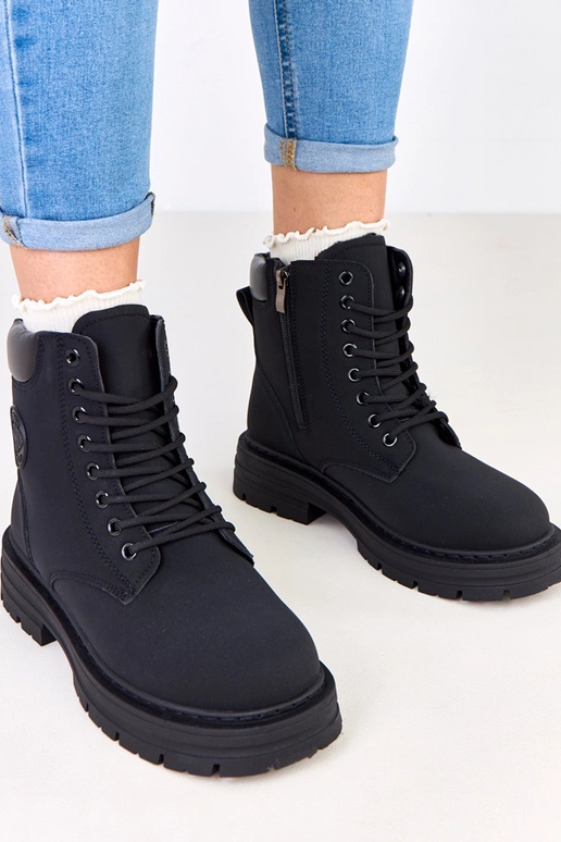 Czarne traperki ocieplane z ekoskóry...