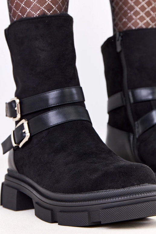 Czarne botki ocieplane zdobione...