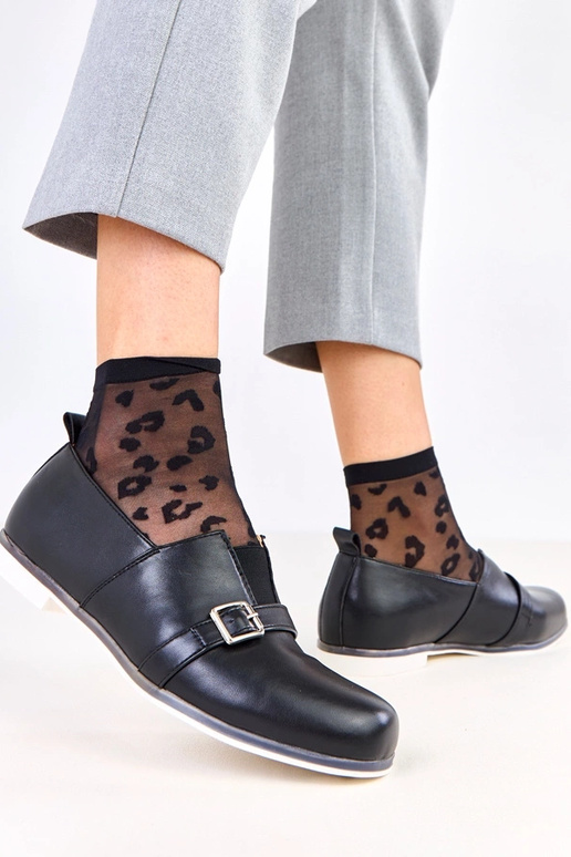 Czarne półbuty damskie ze skórzana...