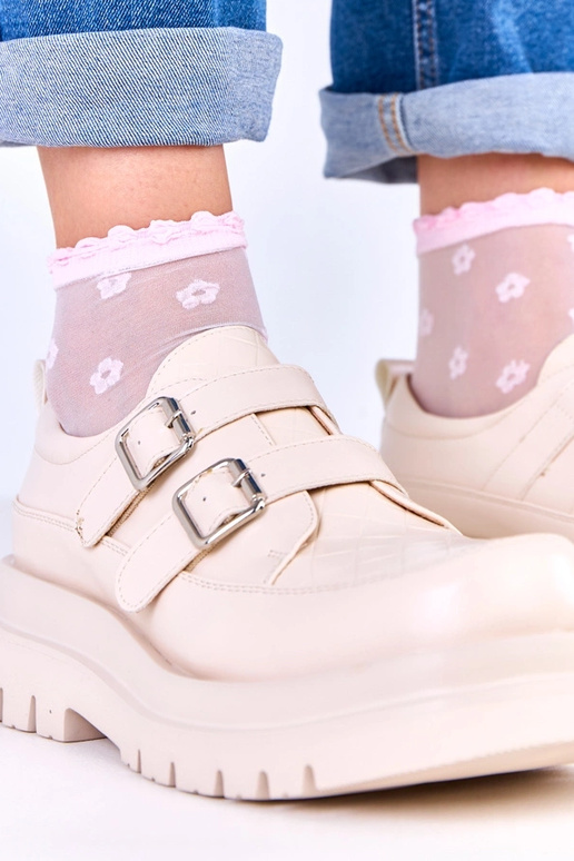 Beżowe półbuty na masywnej podeszwie...