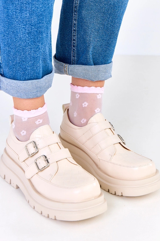 Beżowe półbuty na masywnej podeszwie...