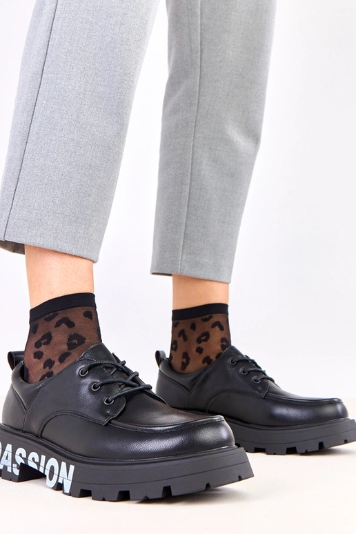 Czarne damskie półbuty z nadrukiem na...