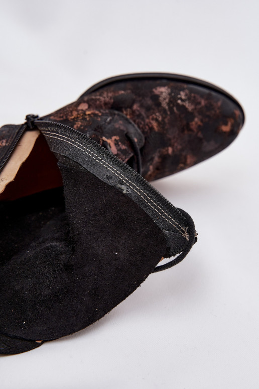 Suede Patterned Ankle Boots On Flat Heel Maciejka 06391-02 Black-Golden