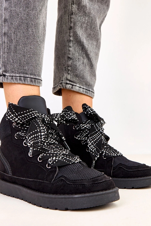 Czarne sneakersy wysokie z grubymi...
