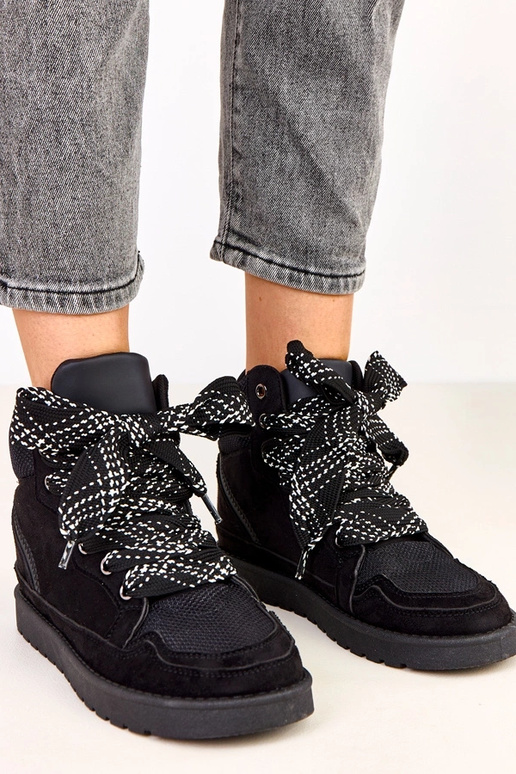 Czarne sneakersy wysokie z grubymi...