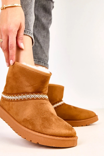 Karmelowe niskie śniegowce...