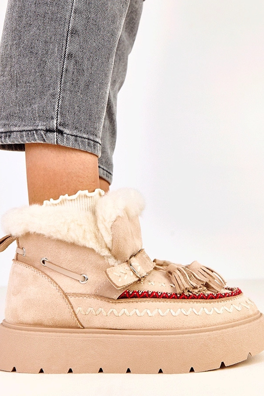 Beżowe śniegowce na platformie z... Beżowe śniegowce na platformie z...