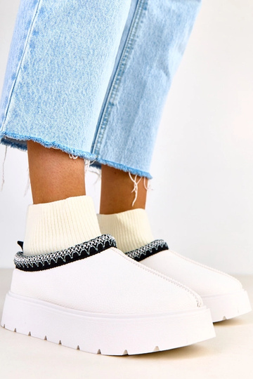 Białe śniegowce ze... 2