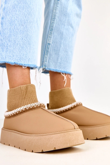 Brązowe śniegowce ze...