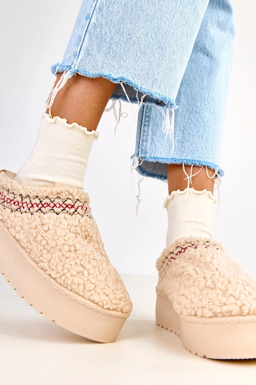 Beżowe niskie śniegowce na platformie... Beżowe niskie śniegowce na platformie...