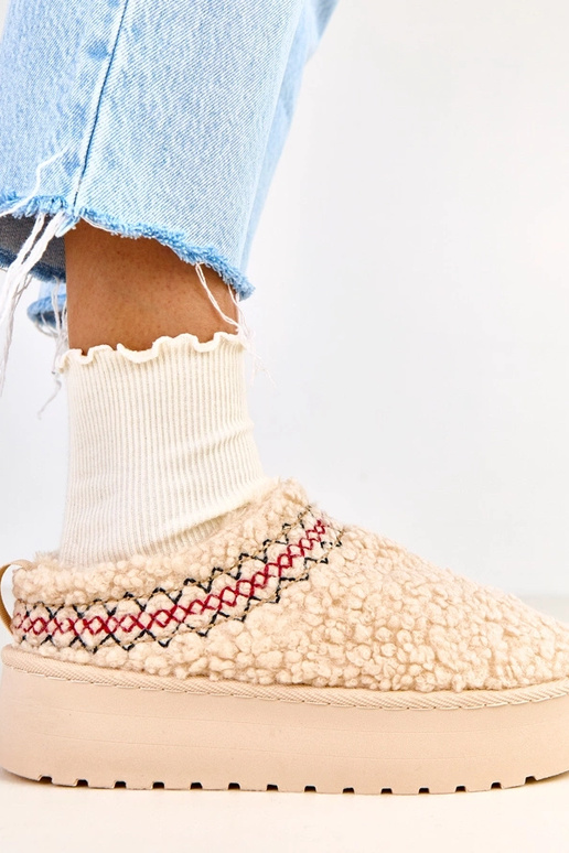 Beżowe niskie śniegowce na platformie... Beżowe niskie śniegowce na platformie...