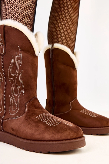 Brązowe śniegowce z haftem...