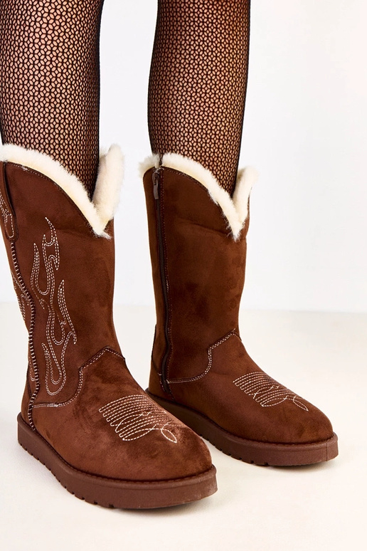 Brązowe śniegowce z haftem na... Brązowe śniegowce z haftem na...