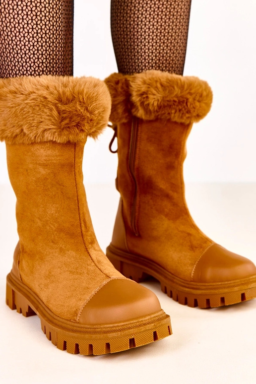 Beżowe botki z ekozamszową cholewką i...